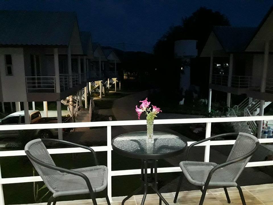 Baan Suan Geb Tawan Hotel Lopburi Kültér fotó